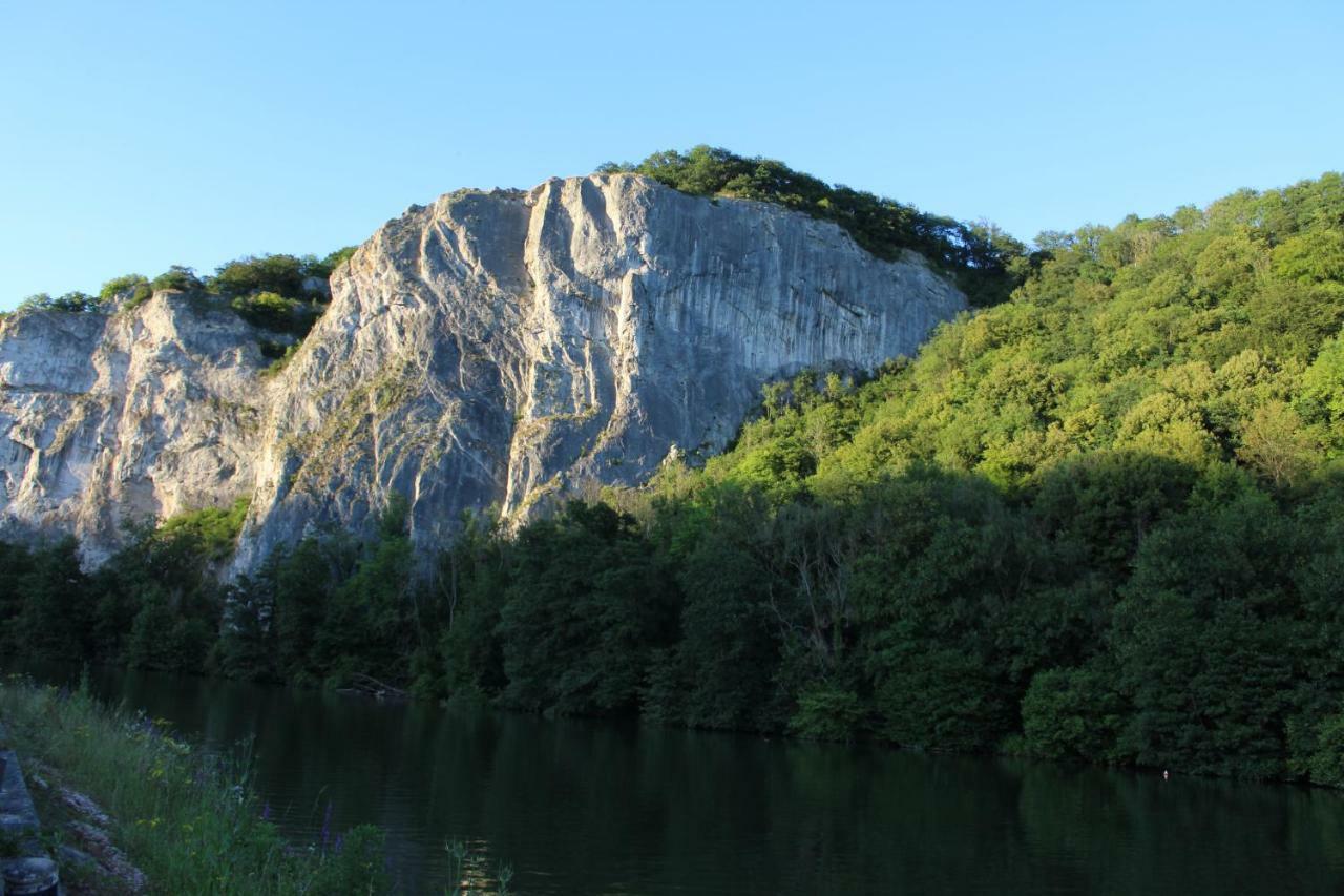 Au Bois Charmant Waulsort 外观 照片